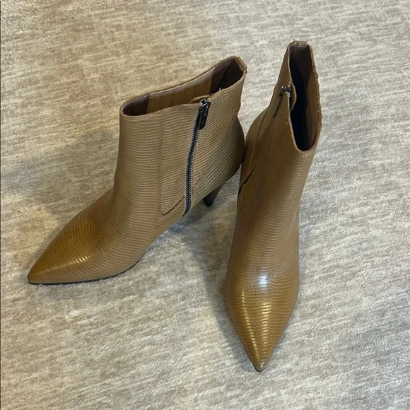 Donald Pliner Tan Heeled Ankle Boots - Picture 3 of 11